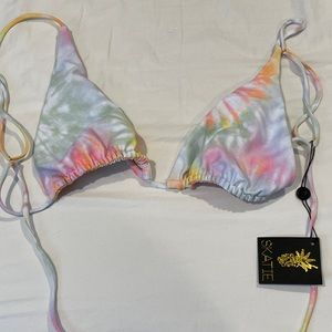 Tie dye bikini top skatie